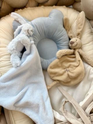 🧸 Naši mojkáčikovia – plyšoví zajačikovia sú stvorení na objatia, pokojné zaspávanie a sladké sny. Z jemnučkého, hebkého...