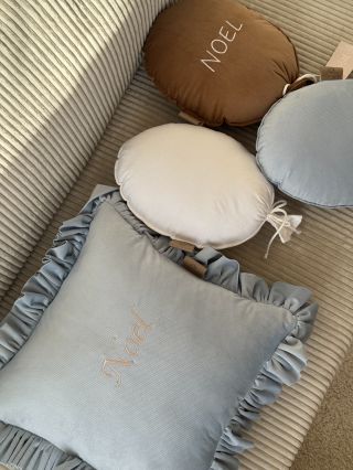 🎈 Malé detaily, ktoré vytvárajú veľké spomienky. Naše doekoračné vankúšiky v rôznych tvaroch dodajú každej detskej izbičke...